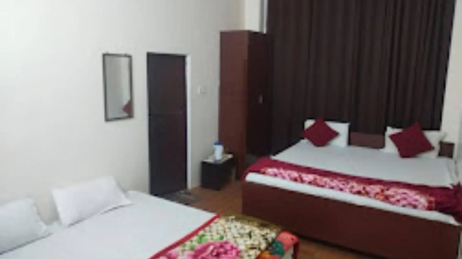 Goroomgo Varanasi Paradise Varanasi - Parking & Restaurant Available - Perfect Location And Comfortable Room 홈스테이
