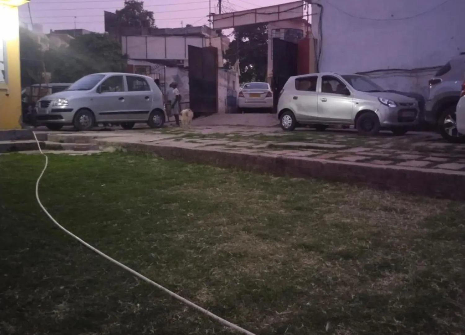 Goroomgo Varanasi Paradise Varanasi - Parking & Restaurant Available - Perfect Location And Comfortable Room