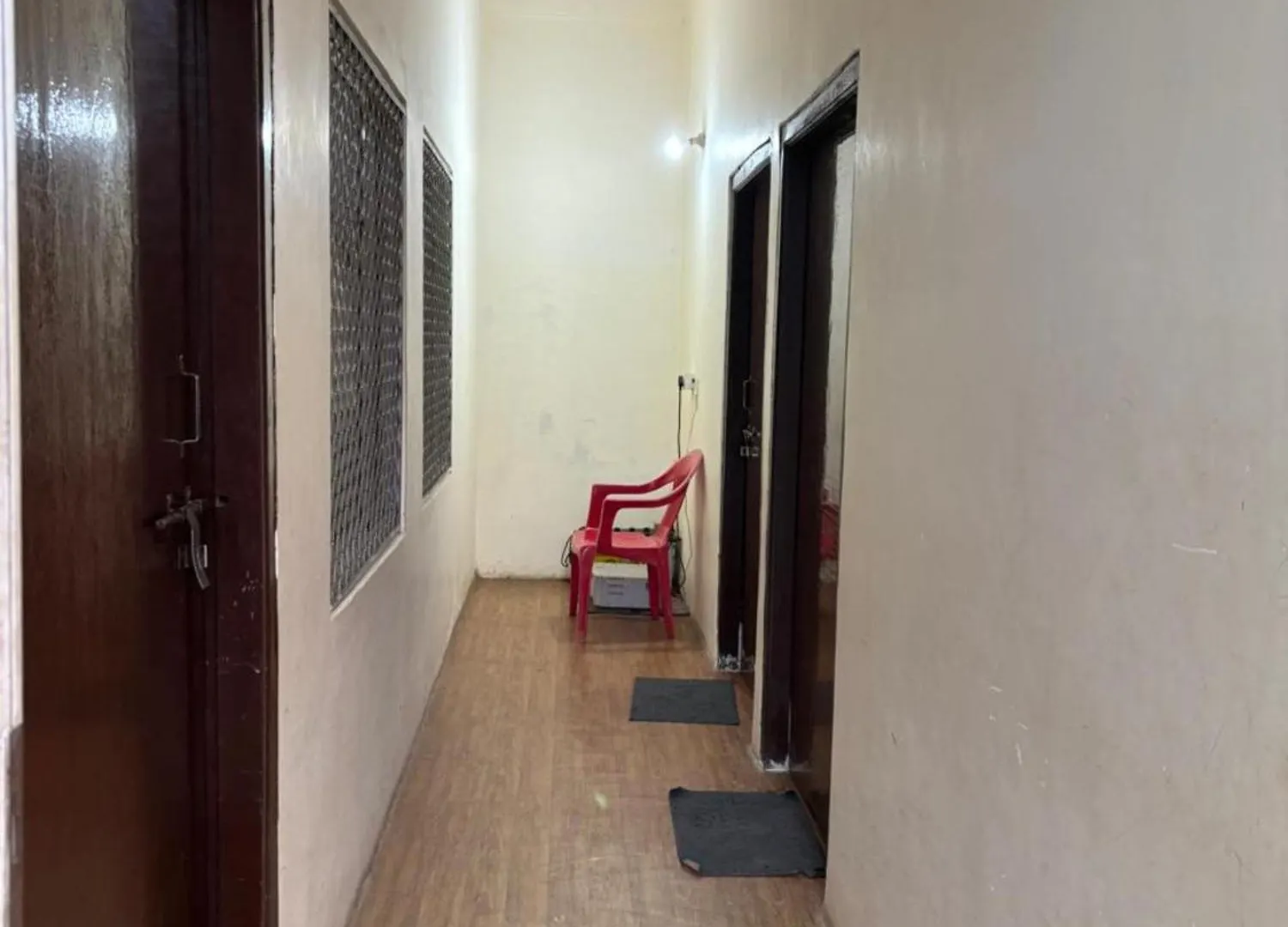 Goroomgo Varanasi Paradise Varanasi - Parking & Restaurant Available - Perfect Location And Comfortable Room