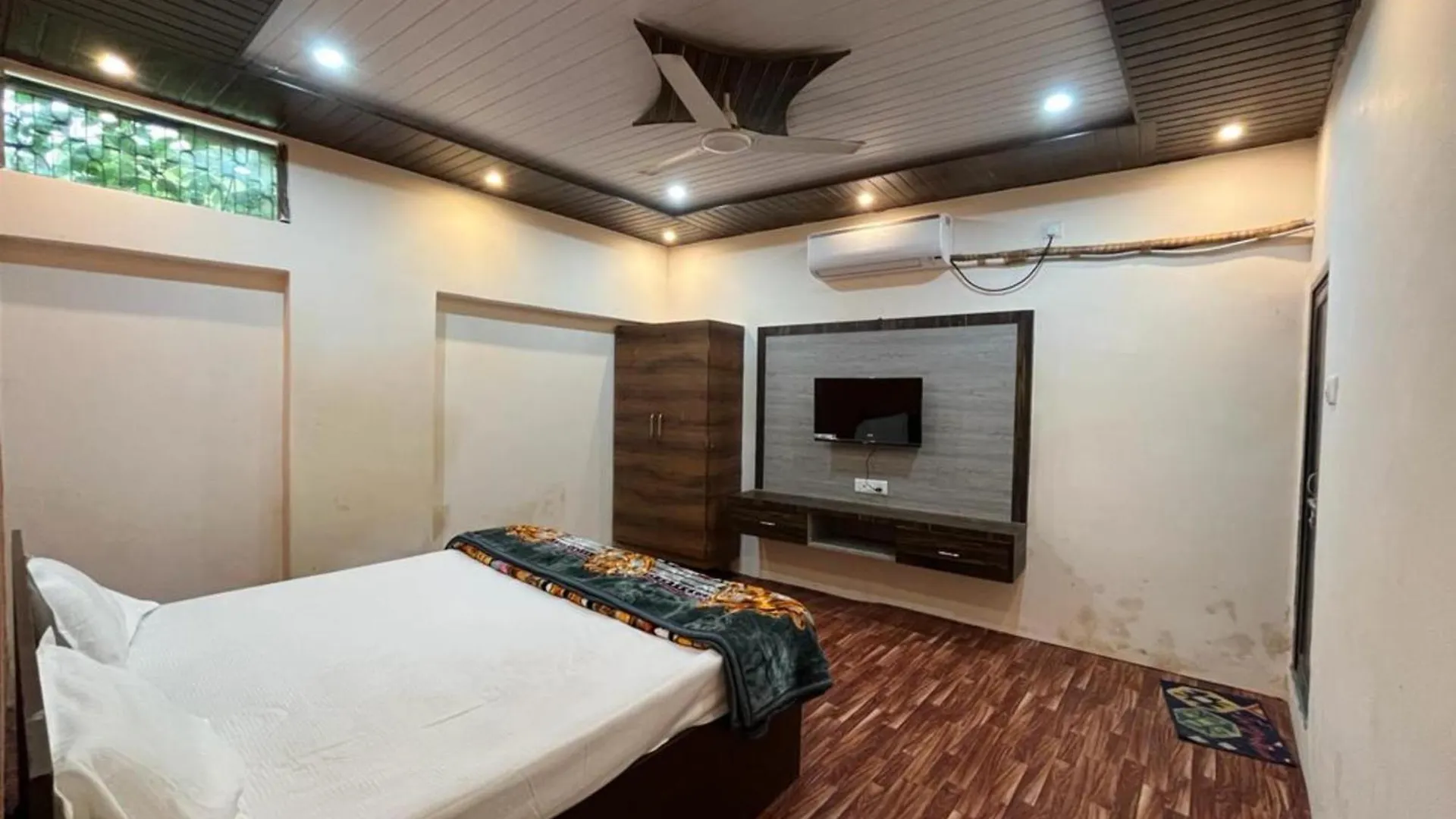 Goroomgo Varanasi Paradise Varanasi - Parking & Restaurant Available - Perfect Location And Comfortable Room Accommodatie bij particulieren