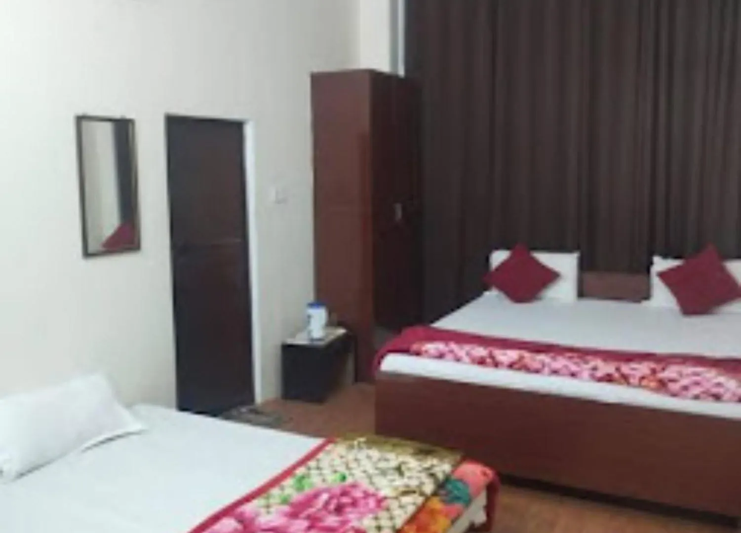 Goroomgo Varanasi Paradise Varanasi - Parking & Restaurant Available - Perfect Location And Comfortable Room