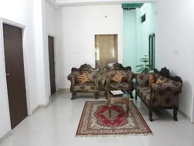 Goroomgo Varanasi Paradise Varanasi - Parking & Restaurant Available - Perfect Location And Comfortable Room 0*,